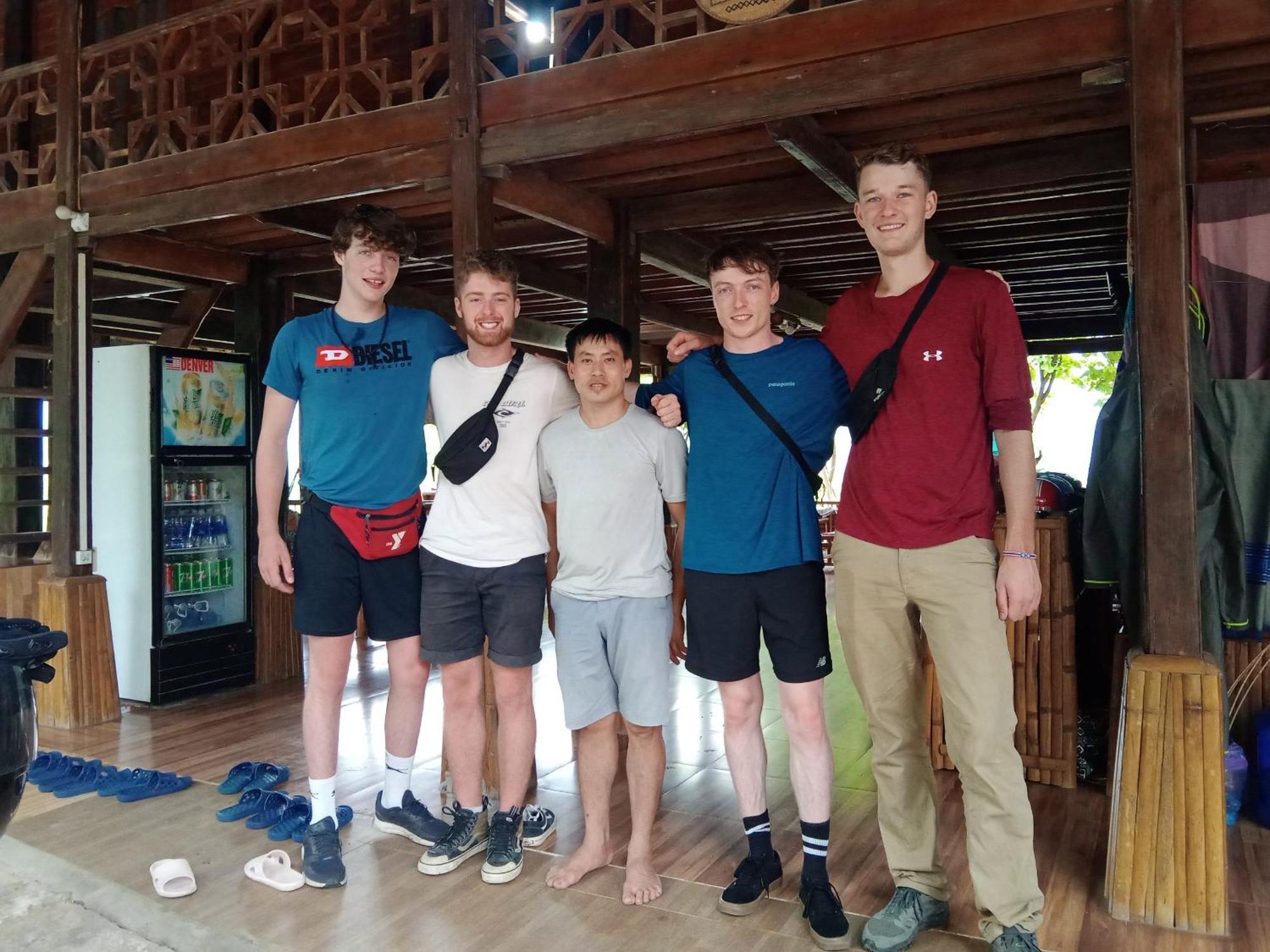 Truong Huy Homestay ماي تشاو المظهر الخارجي الصورة